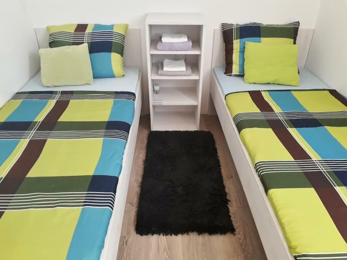 Appartamento Luciana Povljana Esterno foto