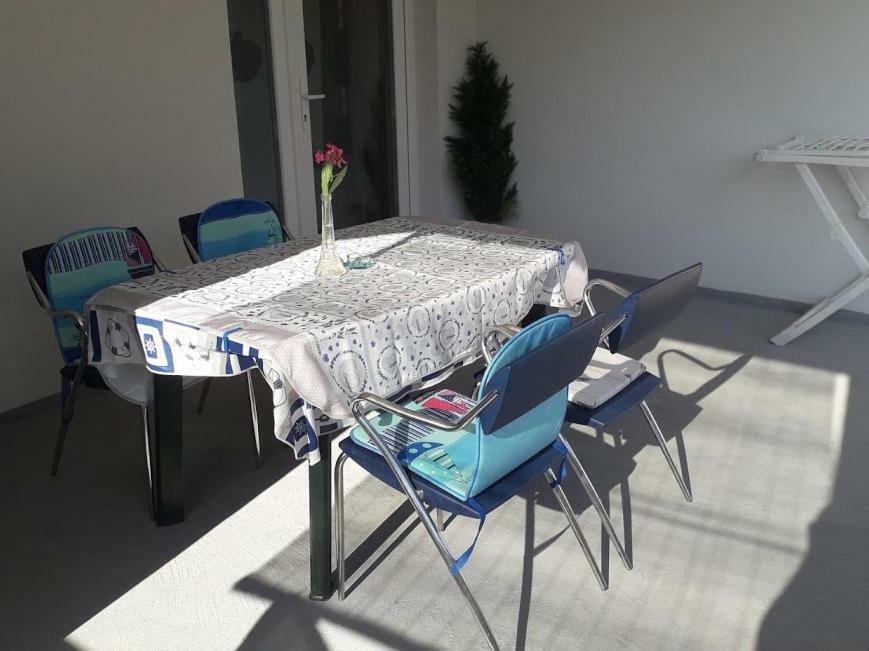Appartamento Luciana Povljana Esterno foto